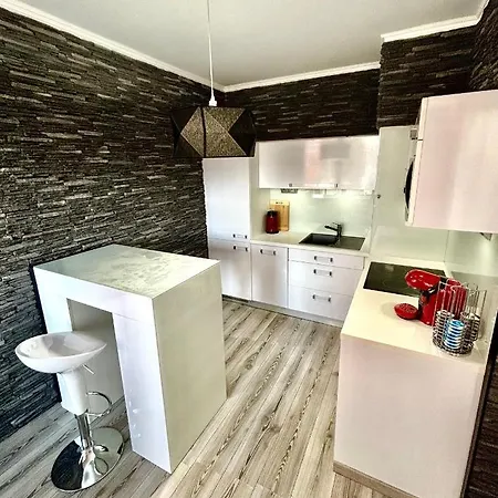 Apartmanik V Tichom Nadvori - Free Parking Apartment